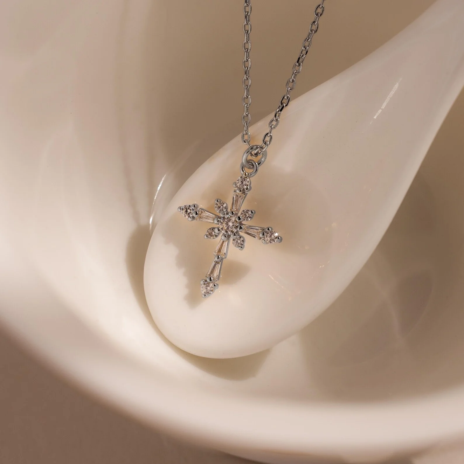 Vintage Diamond Cross Necklace in Silver - Image 5