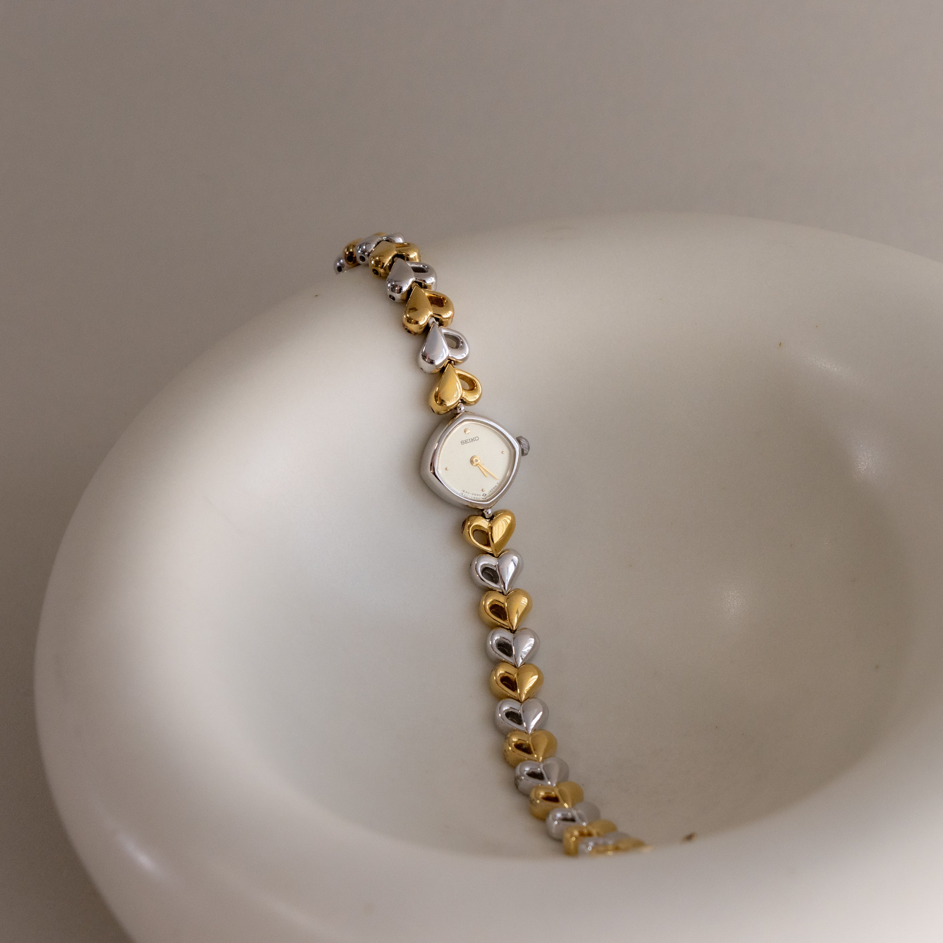 Vintage Seiko Dainty Hearts Two Tone Watch - Image 2