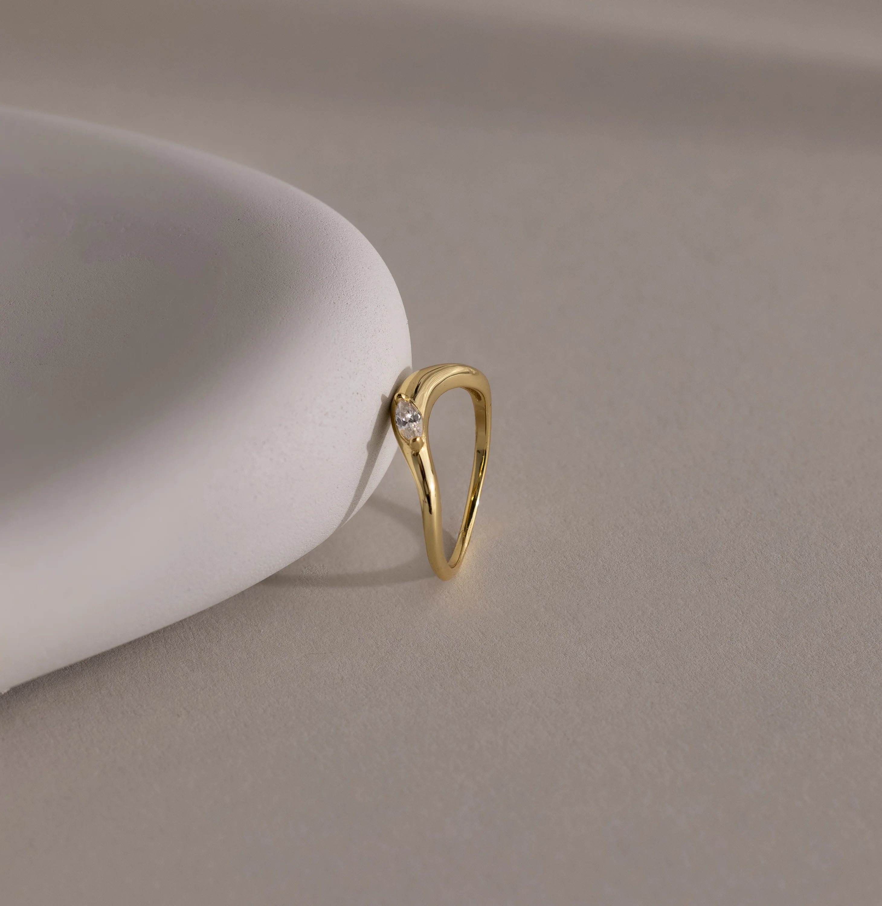 Zen Diamond Curve Ring - Image 5